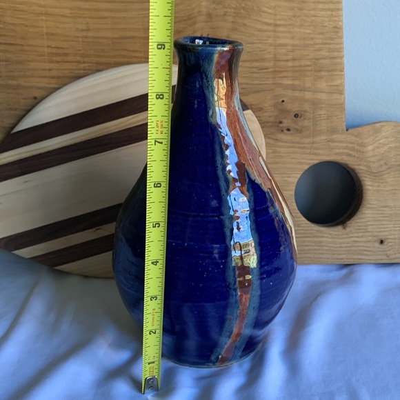Handmade Studio Pottery Vase - Picture 12 of 13